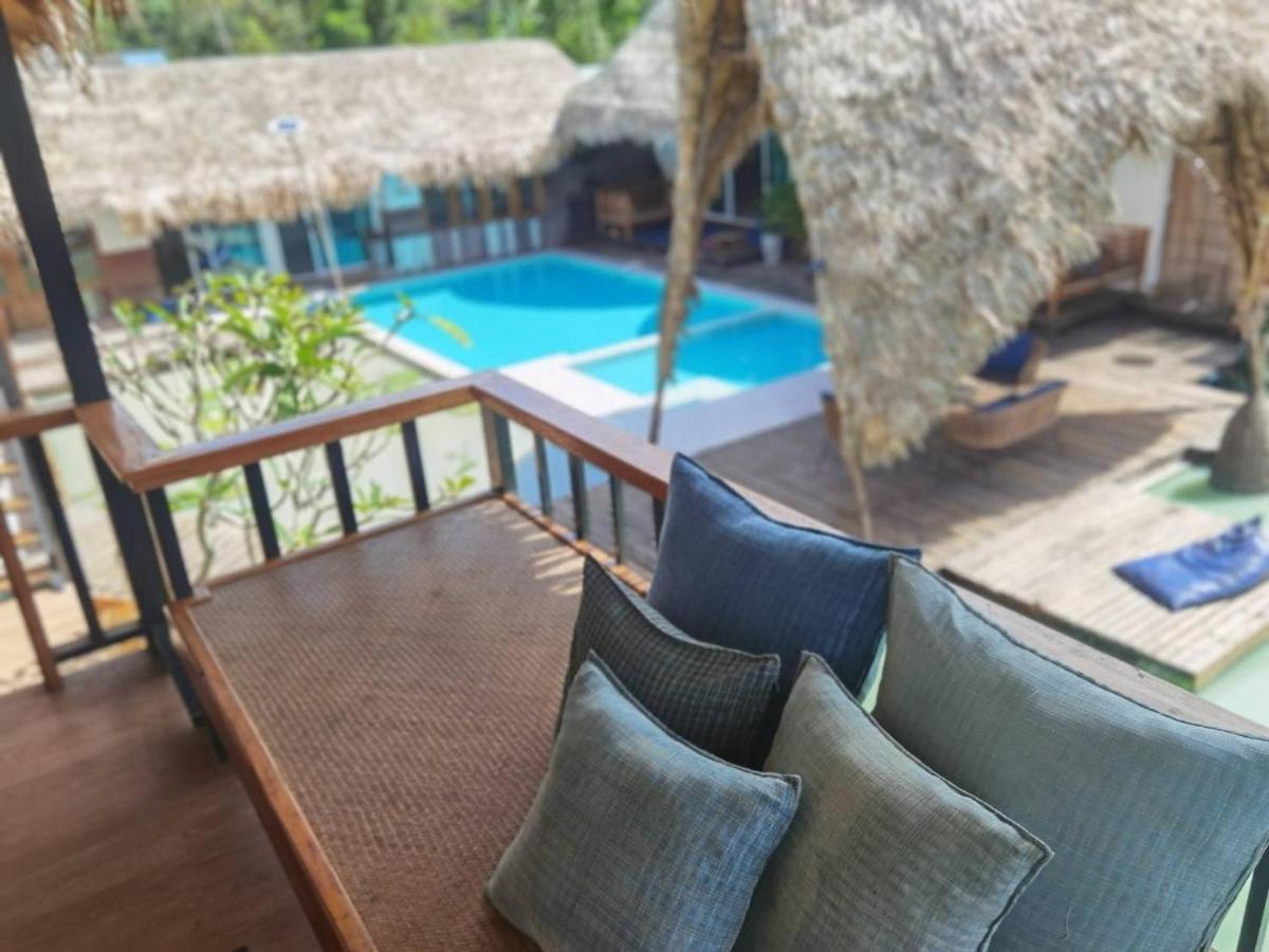 Varni Homestay Phatthalung Bagian luar foto